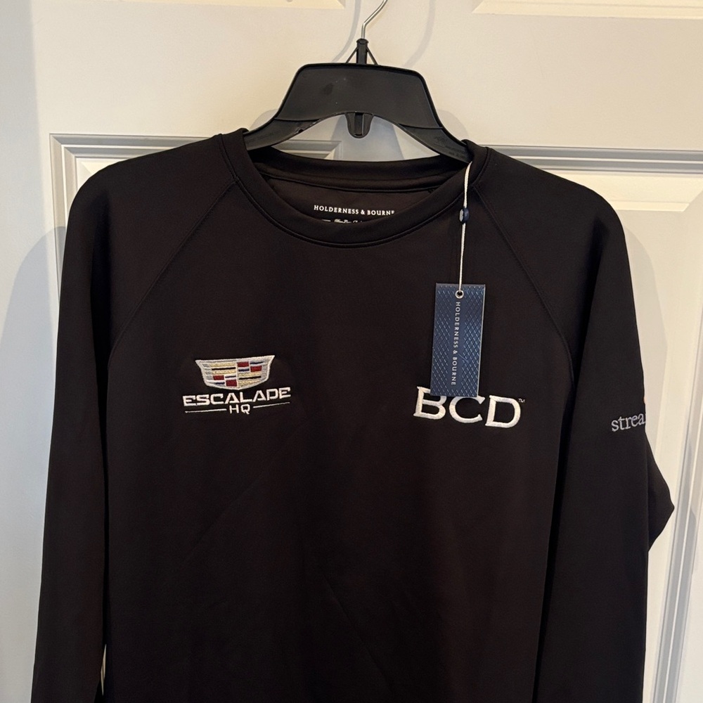 Holderness & Bourne Black Crewneck sweater